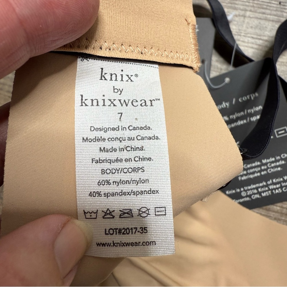 Knix Evolution Midnight Black Seamless Bra - Picture 5 of 9